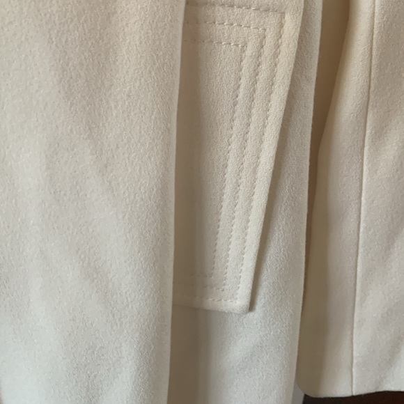 Women suit - Picture 3 of 10